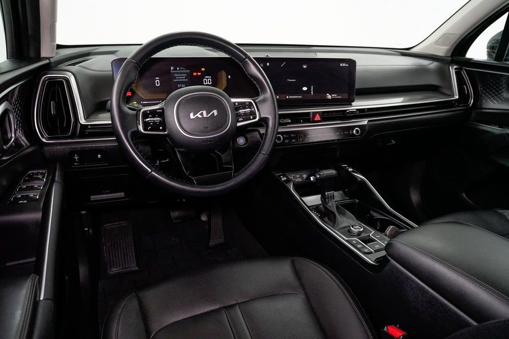 Used 2025 Kia Sorento S image 6