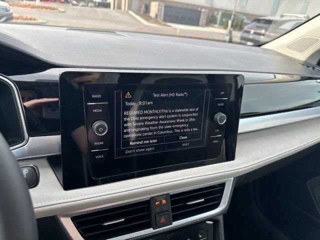 New 2025 Volkswagen Taos SE image 31