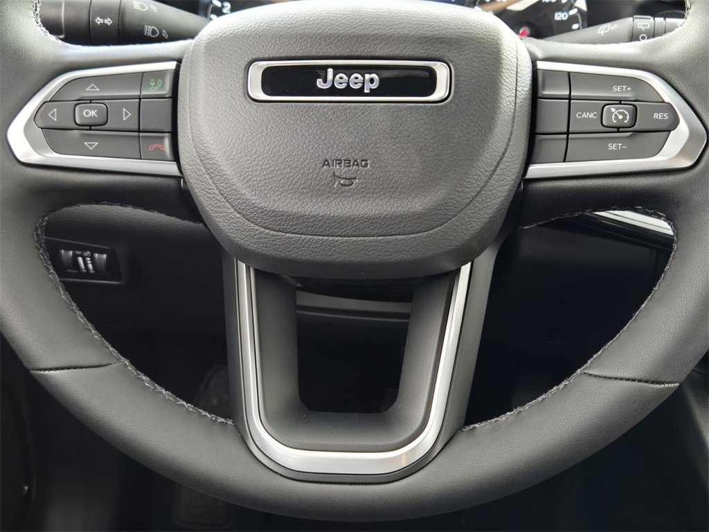 New 2026 Jeep Compass Latitude image 12