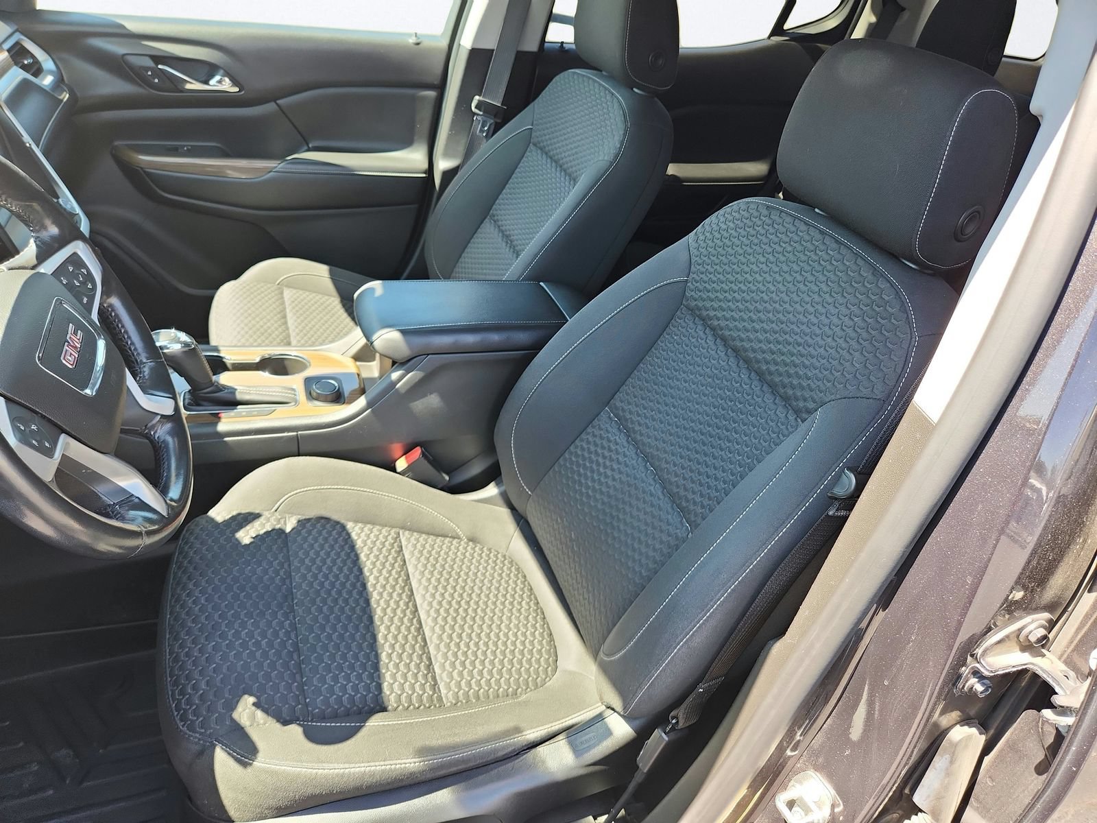 Used 2017 GMC Acadia SLE FWD image 12