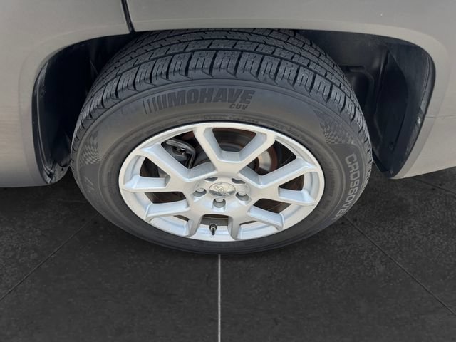 Used 2021 Jeep Renegade Latitude w/ Sun & Sound Group FWD image 9