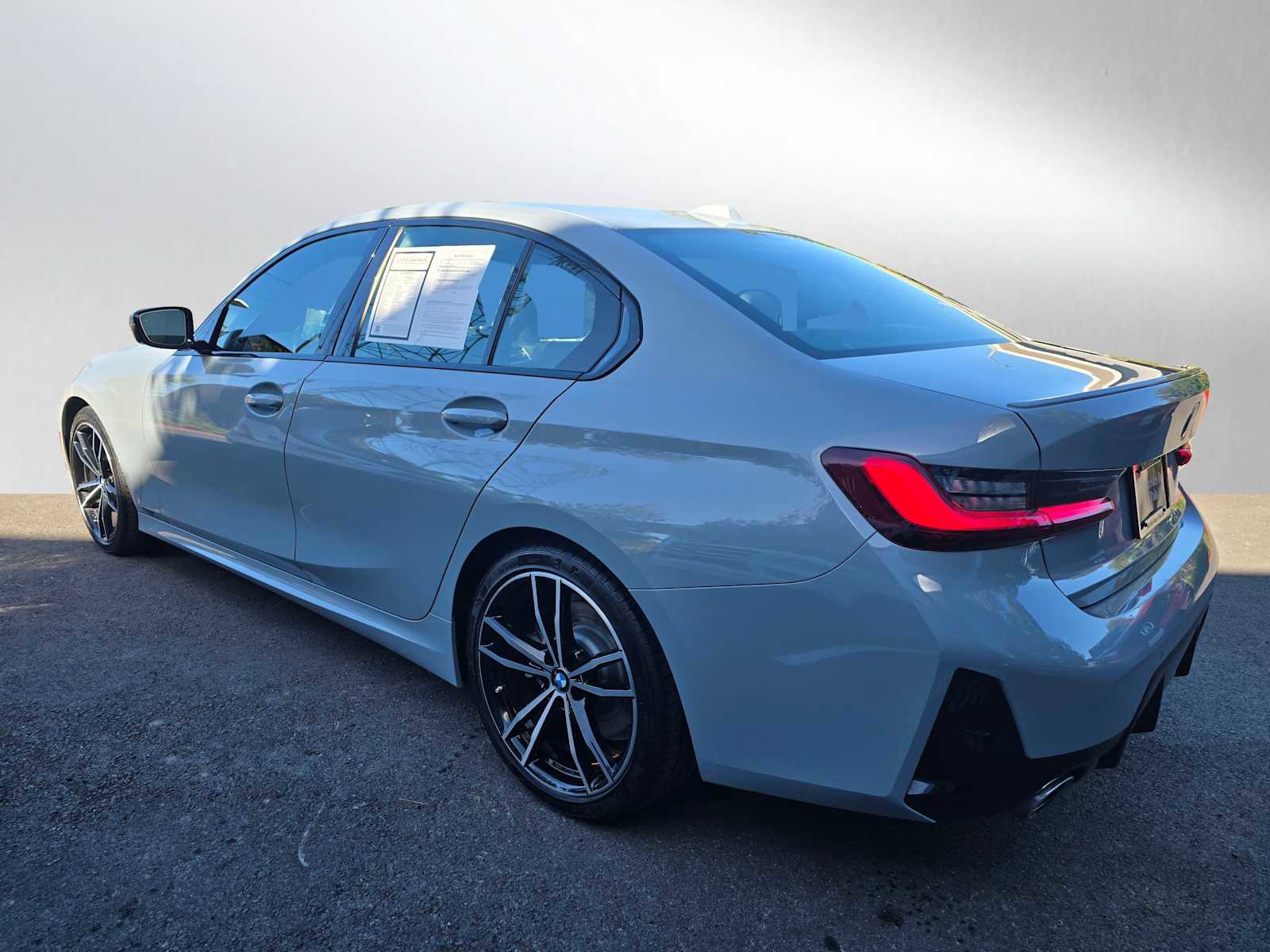 Used 2024 BMW 330i Sedan image 5