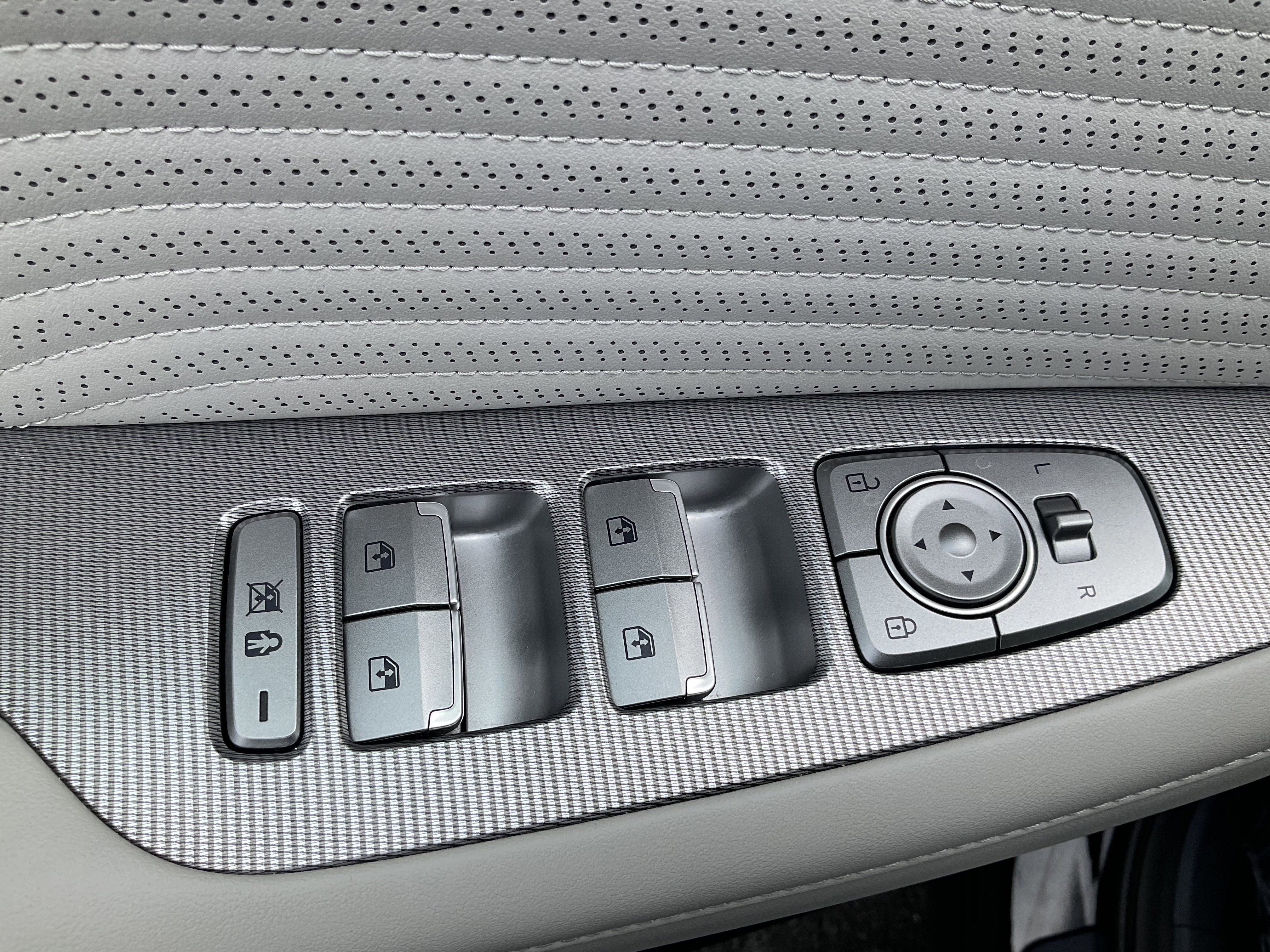 Used 2024 Hyundai Palisade Calligraphy image 30