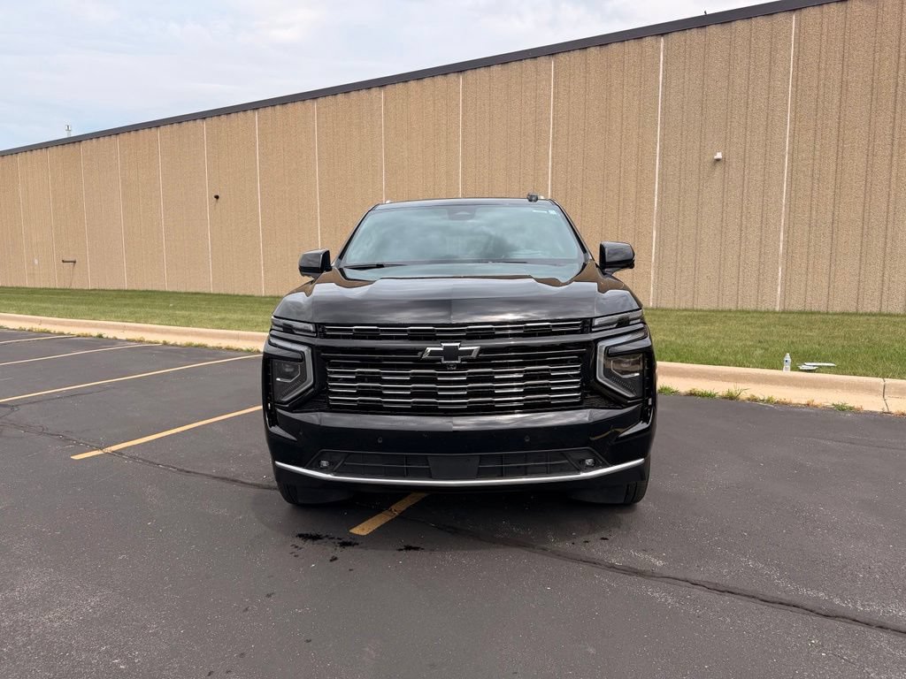 Certified 2025 Chevrolet Tahoe High Country AWD/4WD image 3