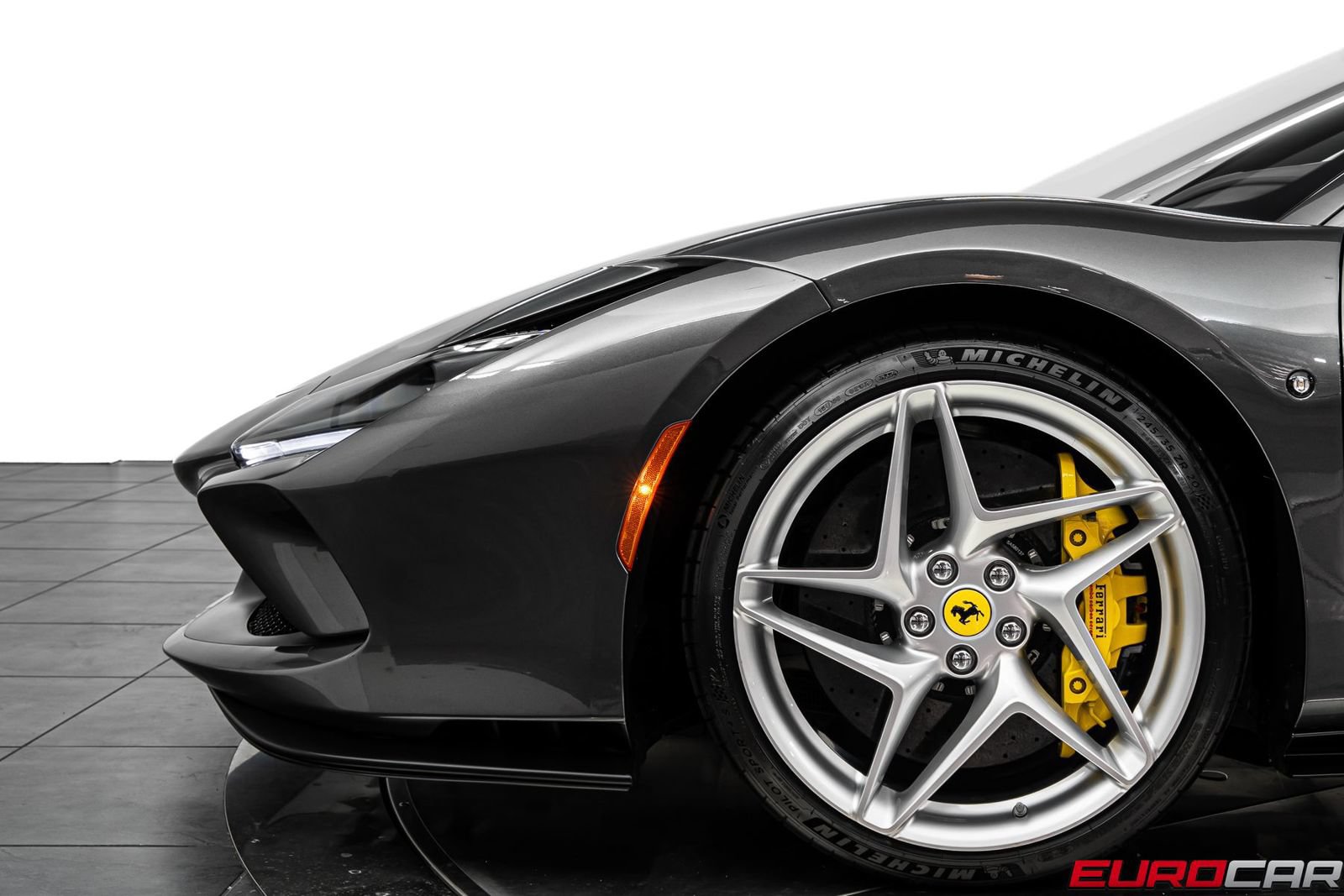 Used 2021 Ferrari F8 Tributo RWD image 15