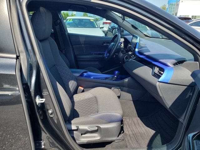 Used 2021 Toyota C-HR XLE FWD image 8