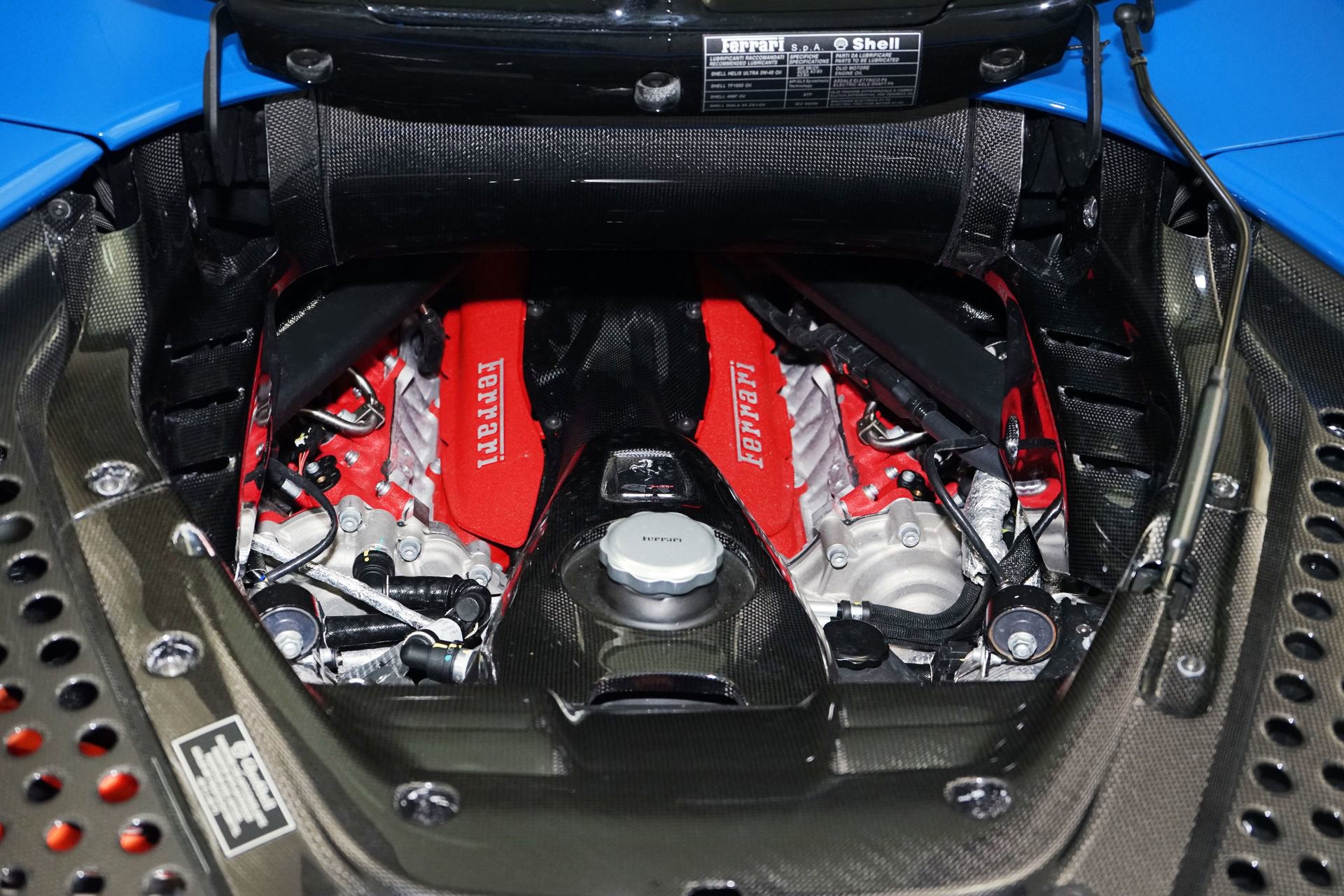 Used 2025 Ferrari SF90 Spider image 38