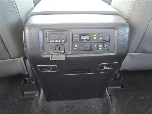 Used 2016 Toyota Sequoia Platinum image 19