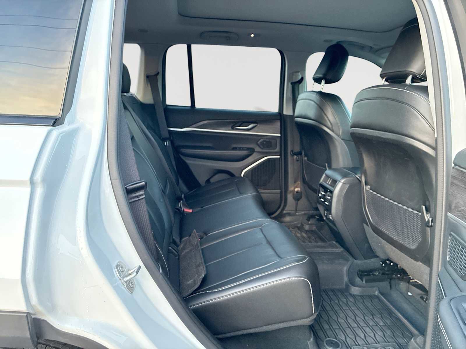 Used 2022 Jeep Grand Cherokee Limited 4xe image 28