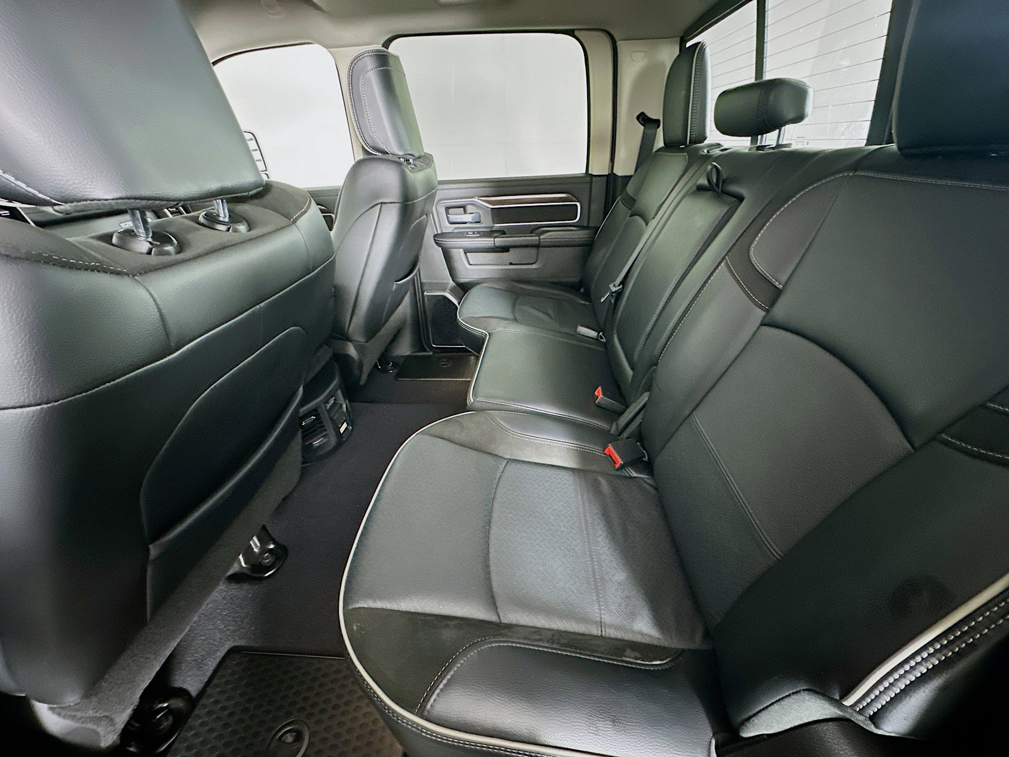 Used 2024 RAM 2500 Laramie w/ Safety Group image 29