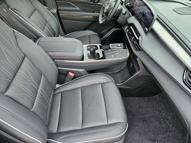 Used 2025 Buick Enclave Avenir AWD/4WD image 13