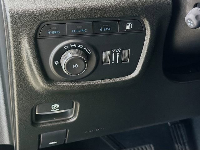 Used 2023 Jeep Grand Cherokee Overland w/ Advanced Protech Group III image 10