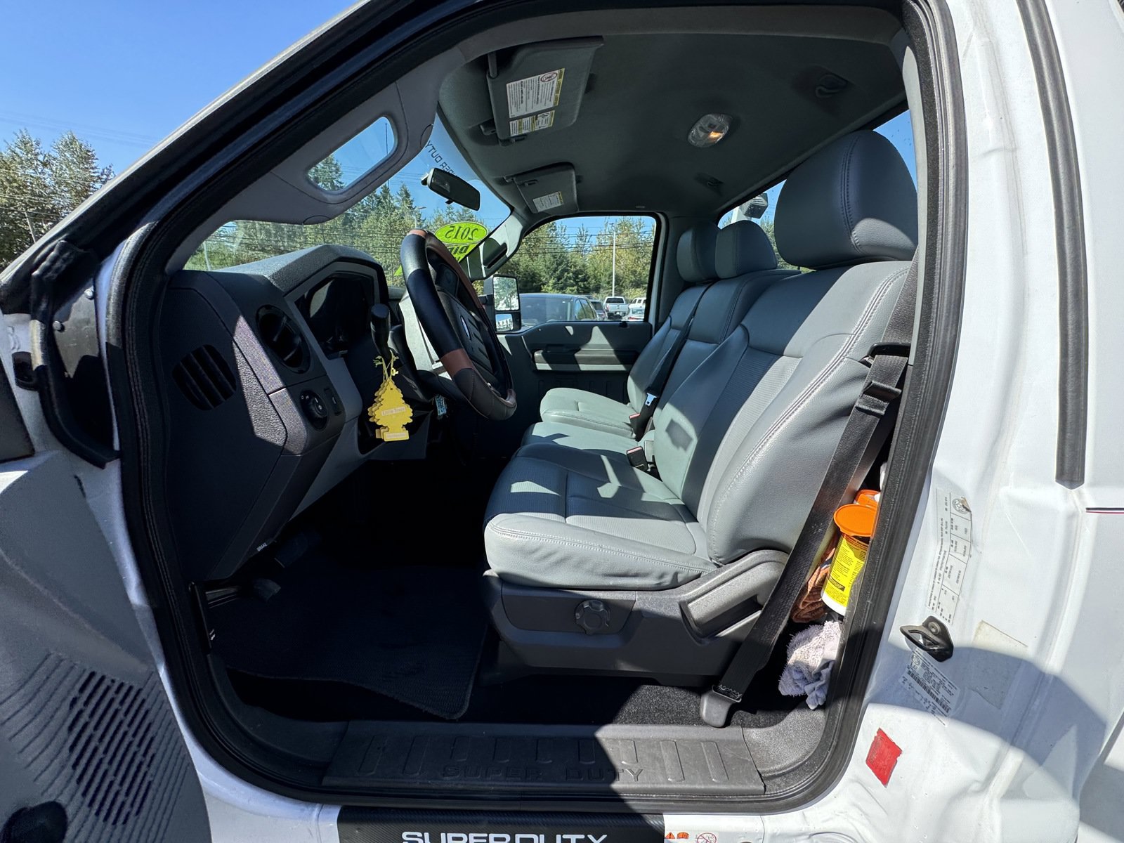 Used 2015 Ford F550 2WD Regular Cab Super Duty image 13