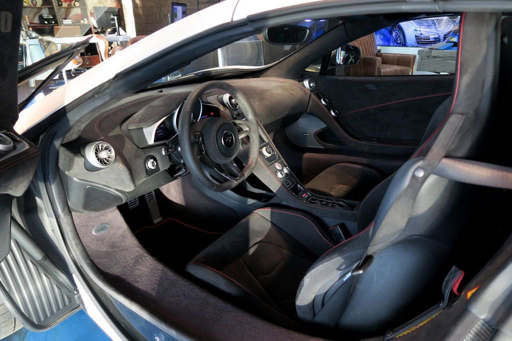 Used 2015 McLaren 650S Spider image 14