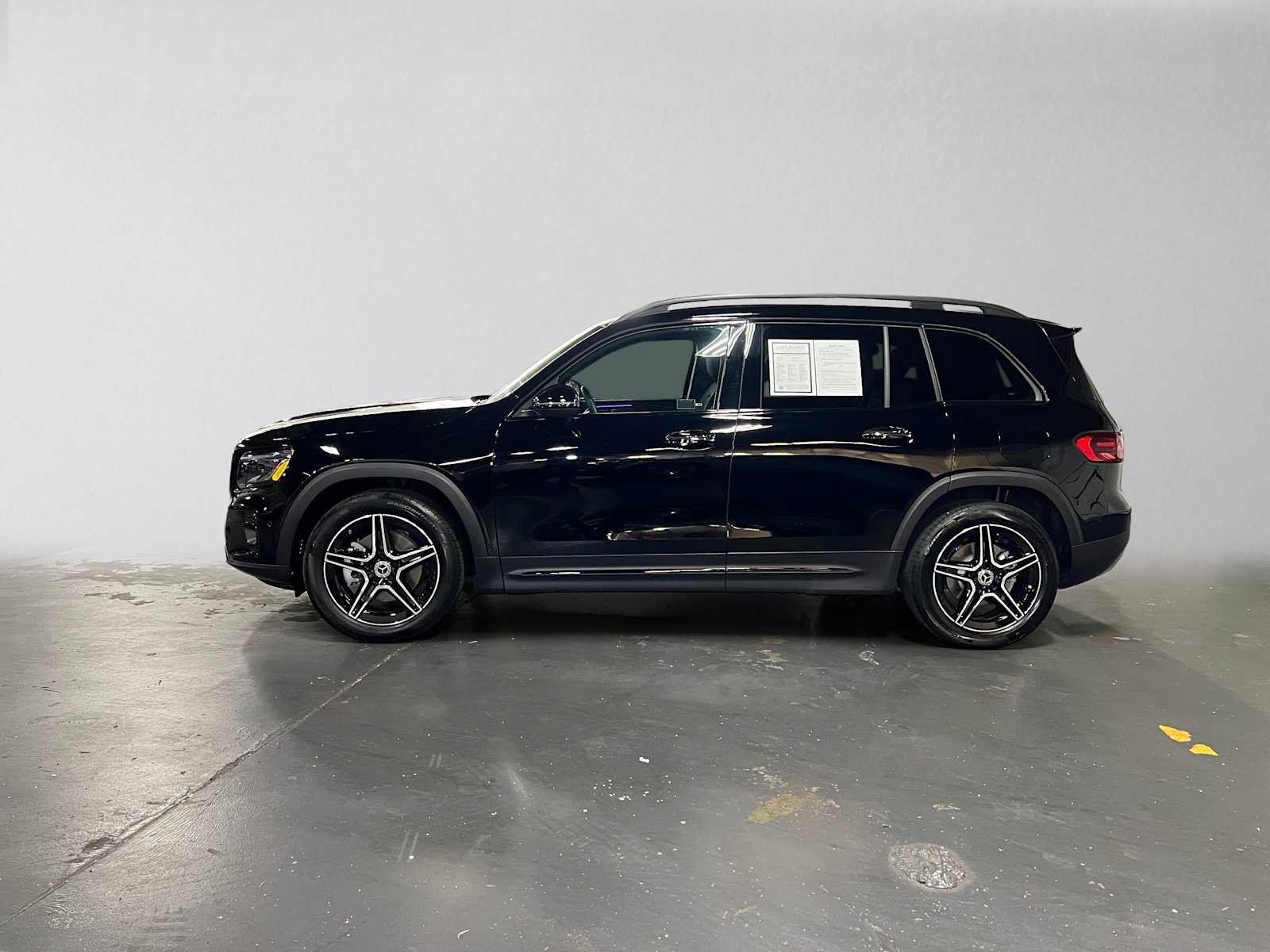 Certified 2026 Mercedes-Benz GLB 250 4MATIC image 6