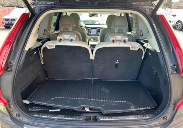 Used 2023 Volvo XC90 B6 Ultimate w/ Protection Package Premier image 7