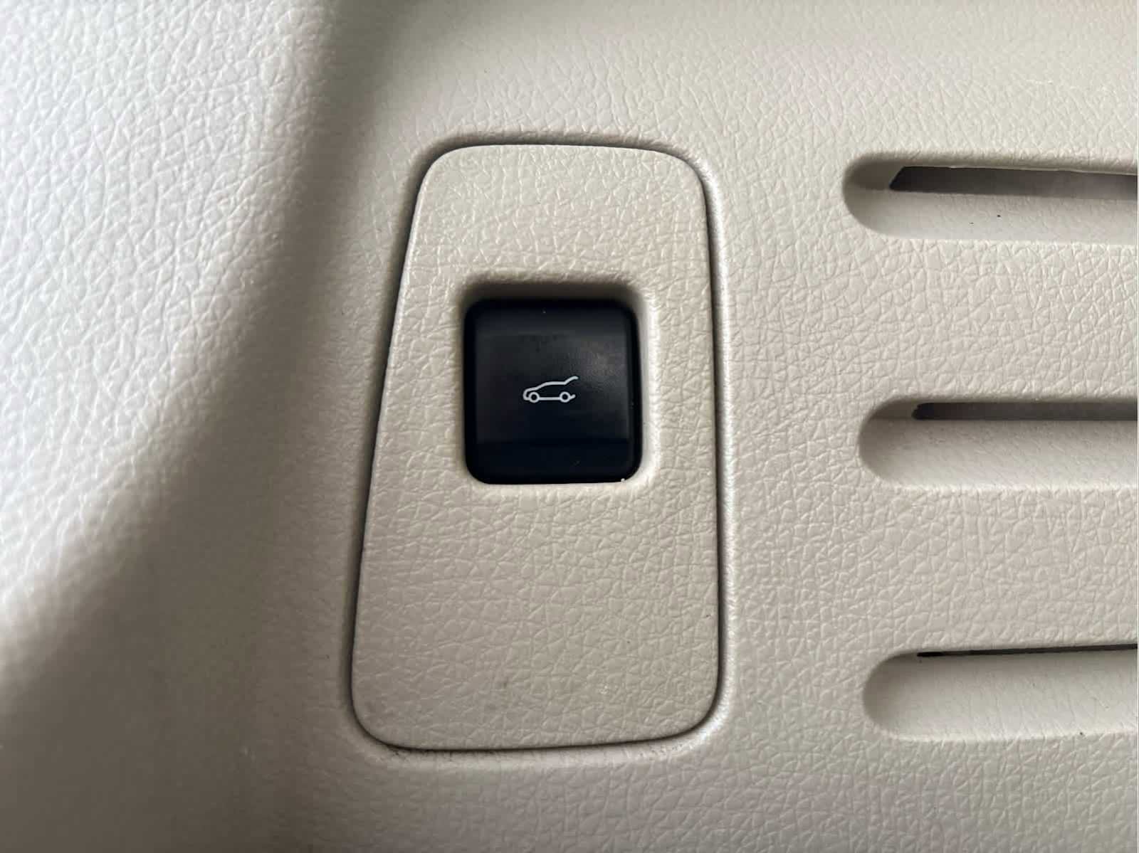 Used 2011 Lincoln MKX AWD w/ 101A Rapid Spec Order Code image 38