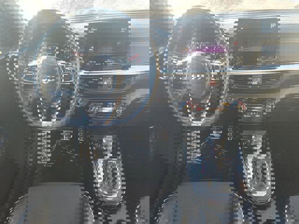 Used 2022 Kia Forte GT-Line image 13