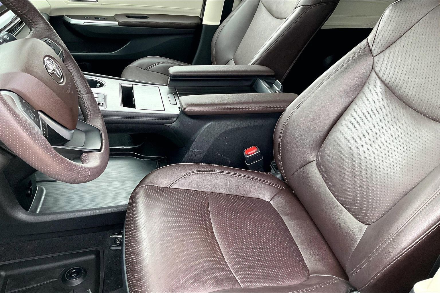 Used 2022 Toyota Sienna Platinum image 16