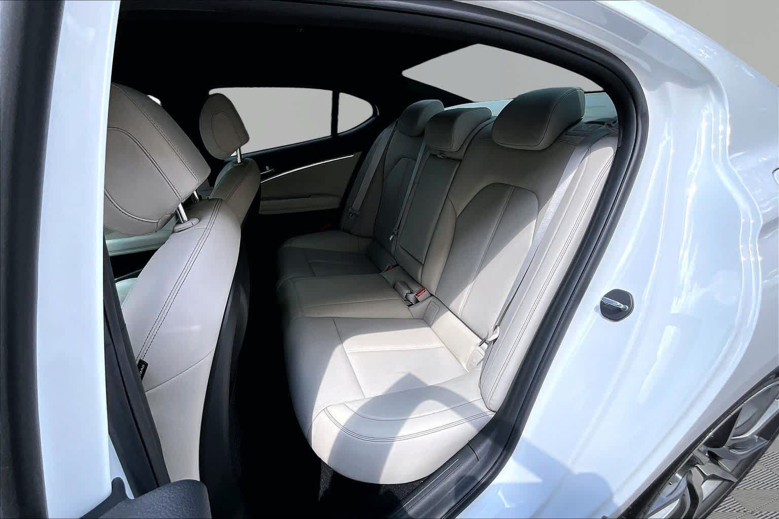 Used 2023 Genesis G70 2.0T RWD image 21