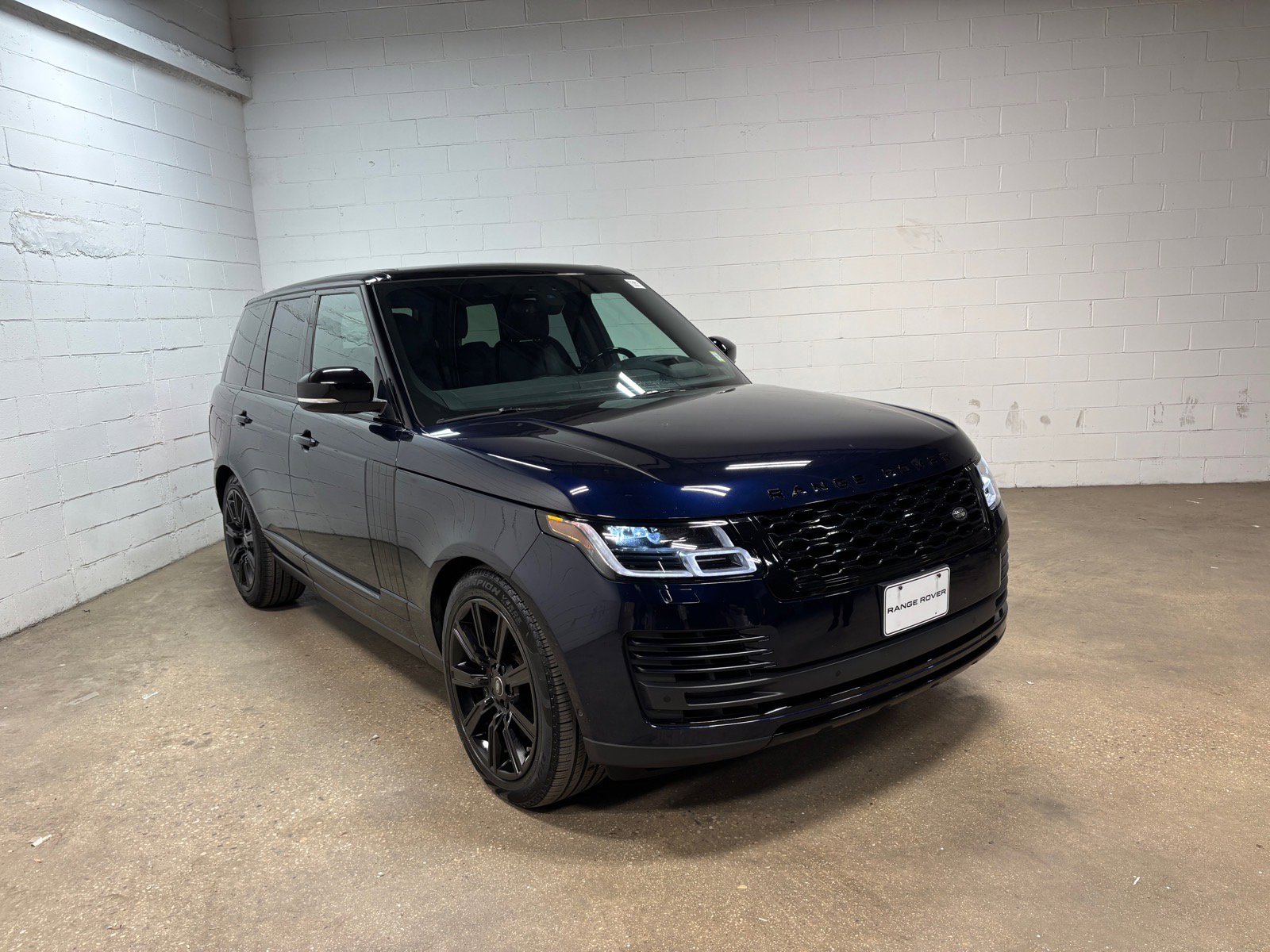 Used 2021 Land Rover Range Rover Westminster Edition image 4