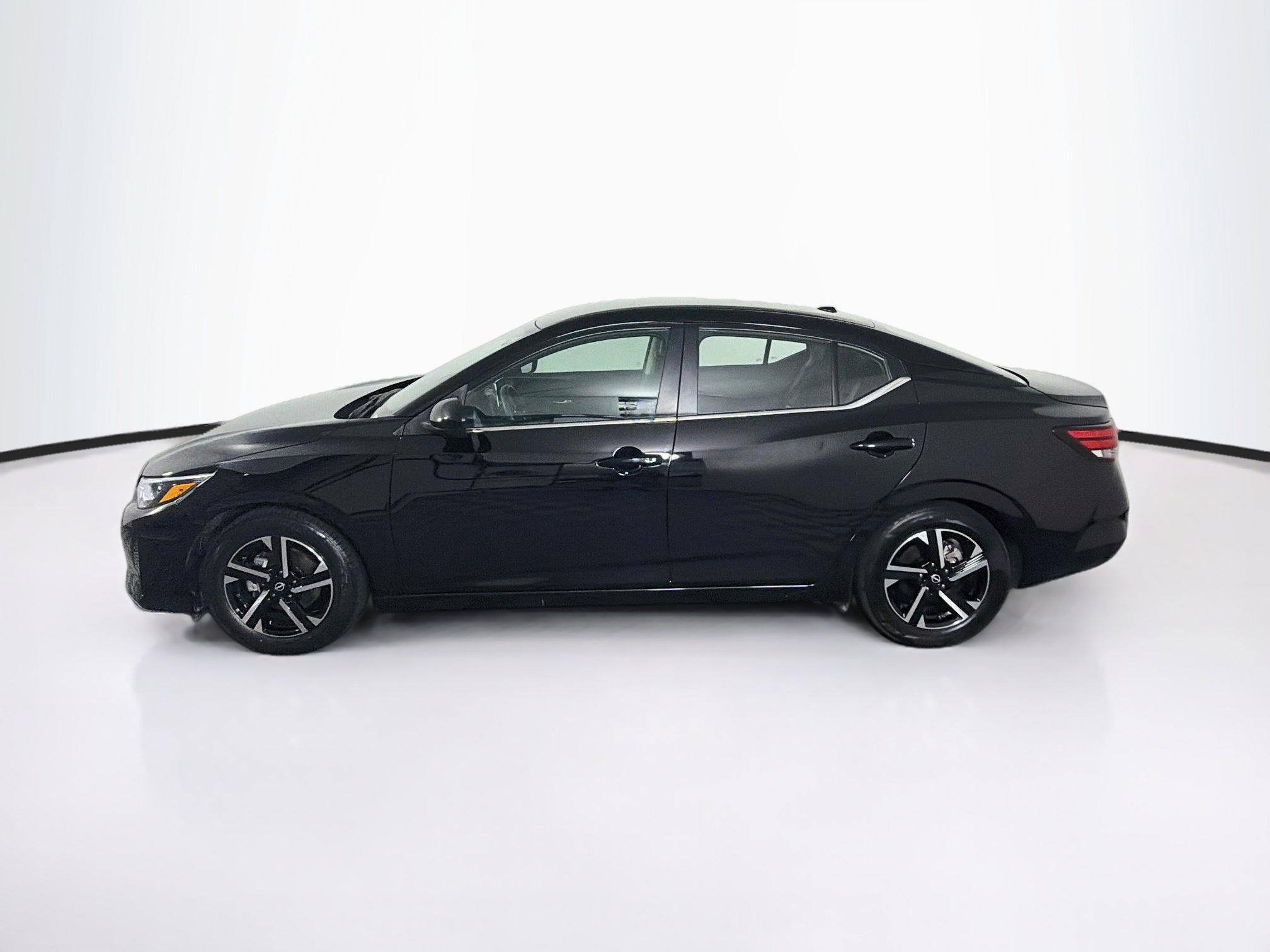 Used 2025 Nissan Sentra SV FWD image 4
