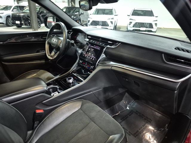 Used 2021 Jeep Grand Cherokee L Laredo AWD/4WD image 30