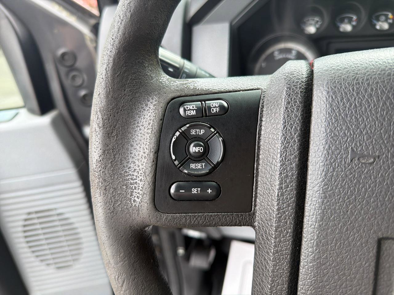 Used 2015 Ford F550 4x4 Crew Cab Super Duty image 13