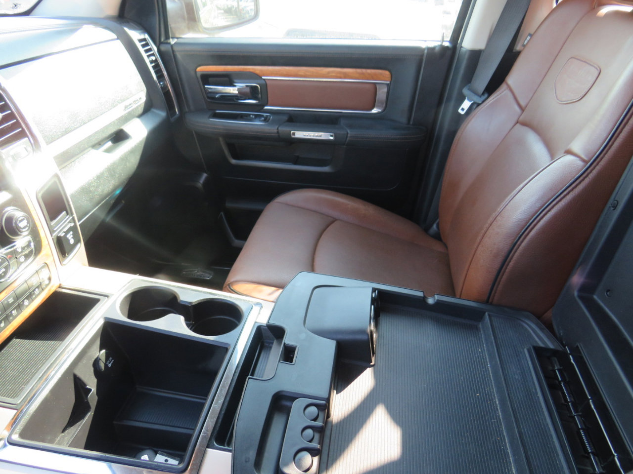 Used 2015 RAM 1500 Laramie Longhorn w/ Convenience Group image 17