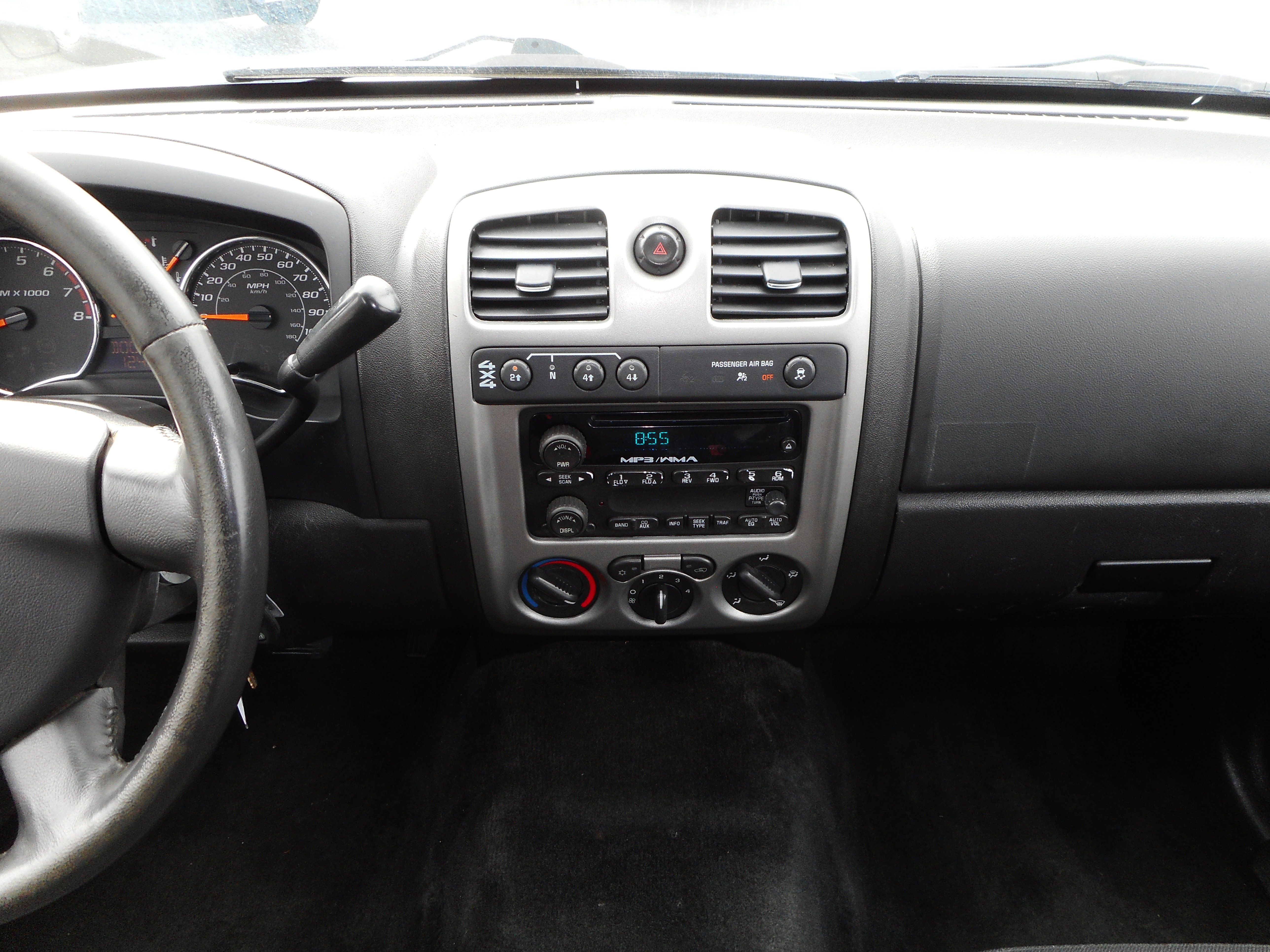 Used 2011 Chevrolet Colorado LT image 21