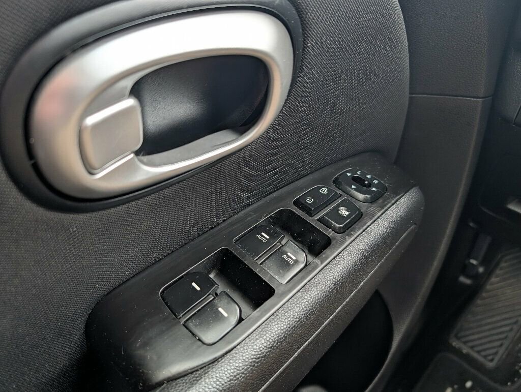 Used 2014 Kia Soul image 28