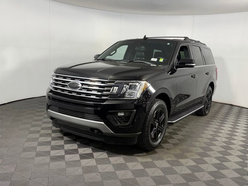 Used 2020 Ford Expedition XLT w/ Equipment Group 202A AWD/4WD image 3