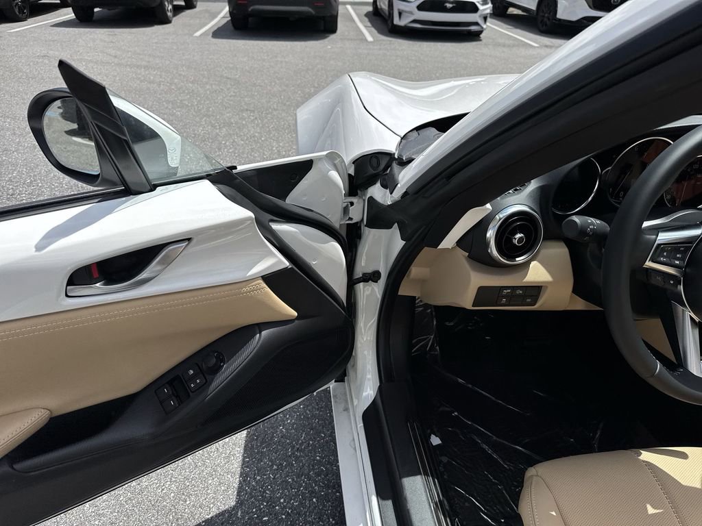 New 2026 MAZDA MX-5 Miata RF Grand Touring RWD image 17