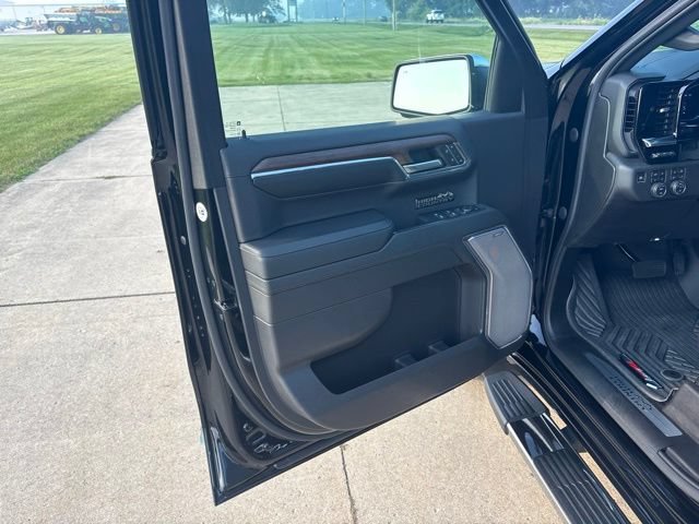 Used 2024 Chevrolet Silverado 1500 High Country w/ Technology Package AWD/4WD image 11