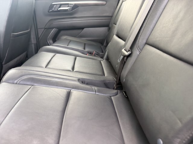 Used 2025 Chevrolet Suburban LT RWD image 20