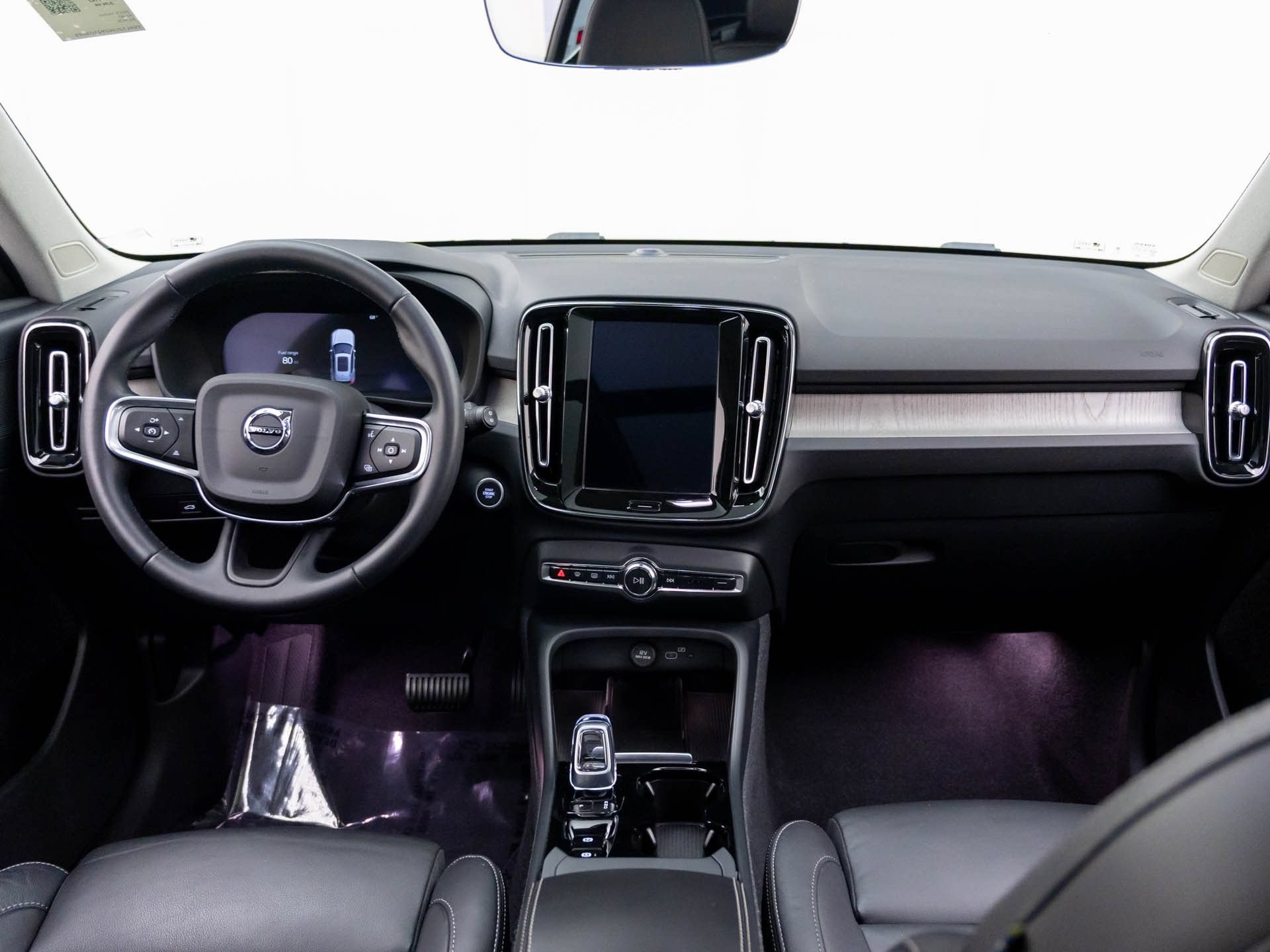 Used 2023 Volvo XC40 B5 Plus w/ Protection Package Premier AWD/4WD image 10