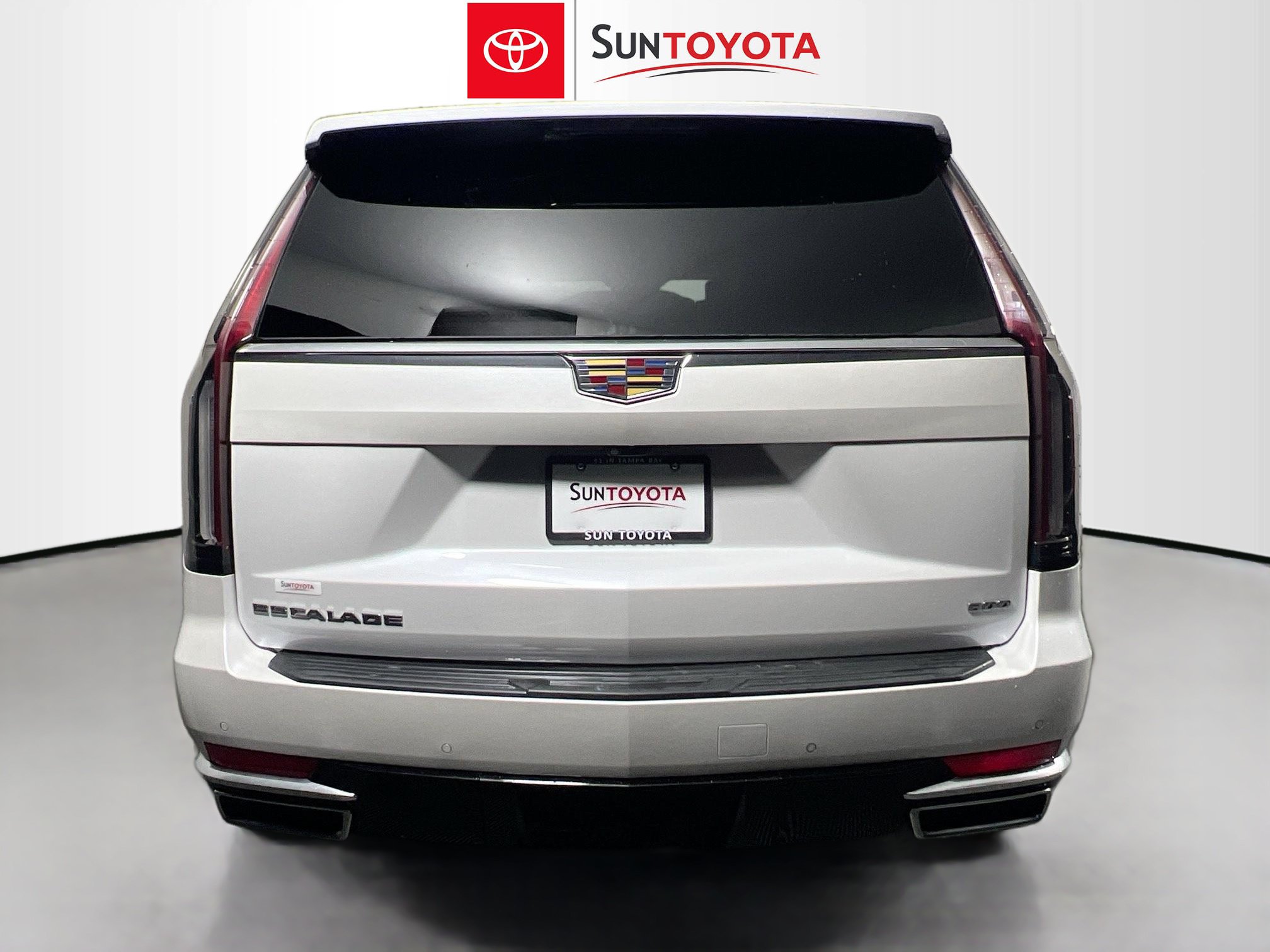 Used 2024 Cadillac Escalade Premium Luxury w/ Performance Package AWD/4WD image 5
