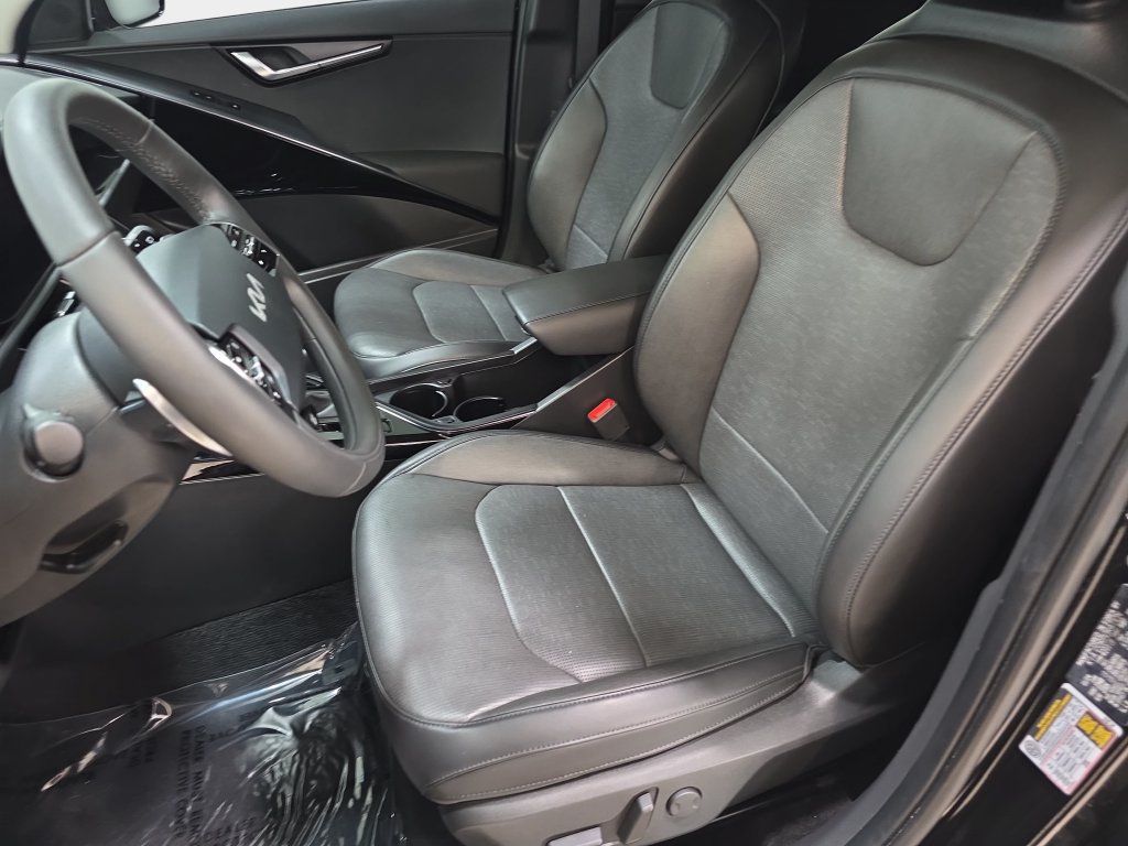 Used 2025 Kia Niro FWD image 13