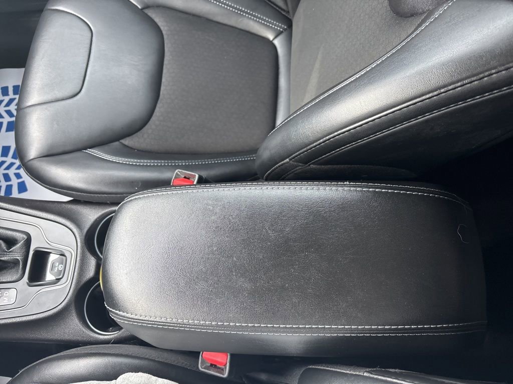 Used 2019 Jeep Cherokee Latitude Plus image 28