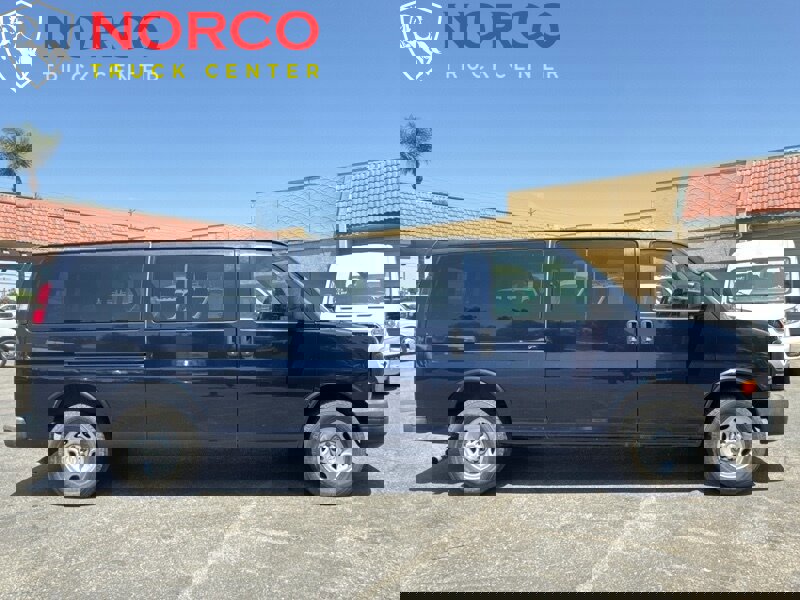 Used 2014 Chevrolet Express 3500 LS image 1