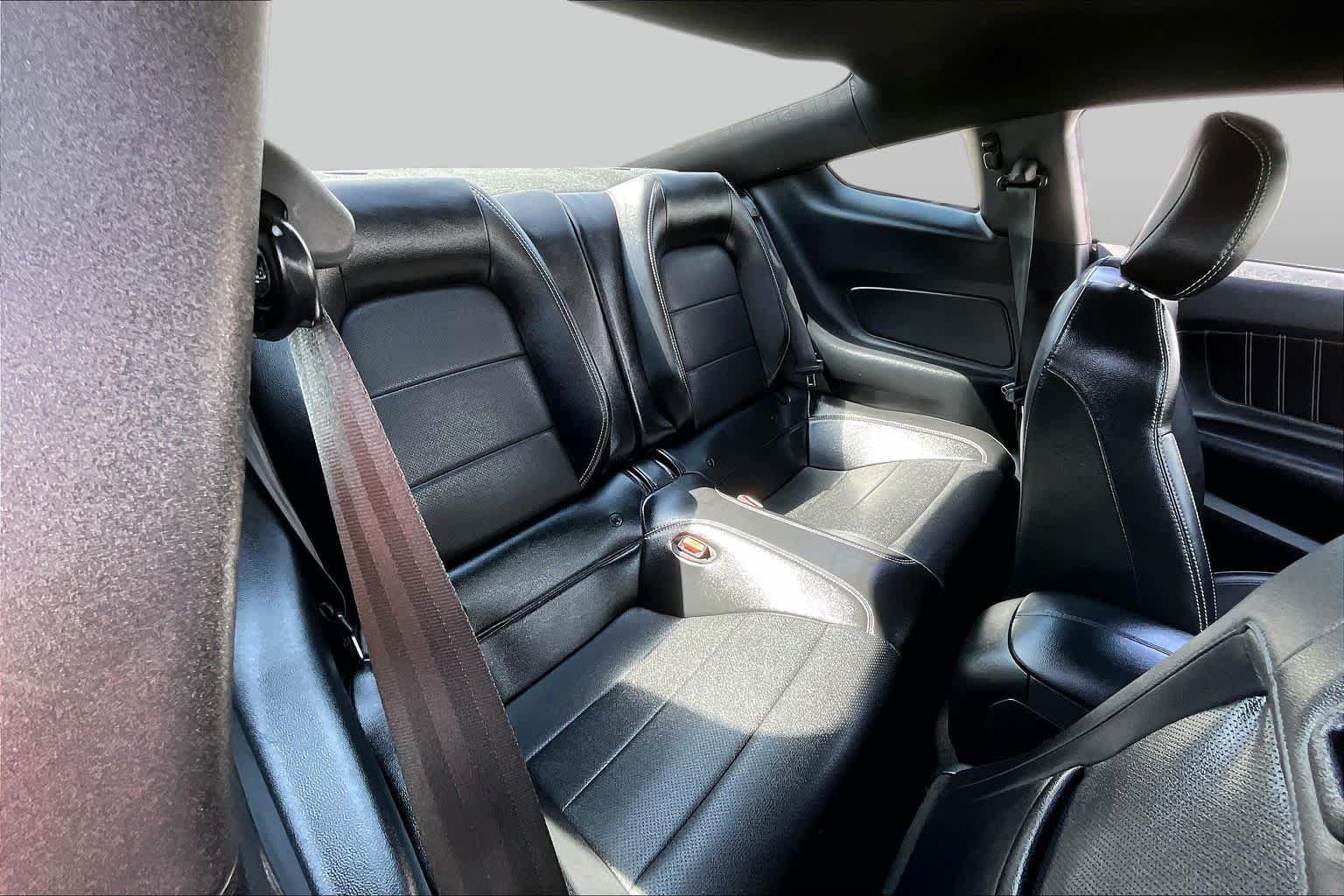Used 2022 Ford Mustang Premium RWD image 18