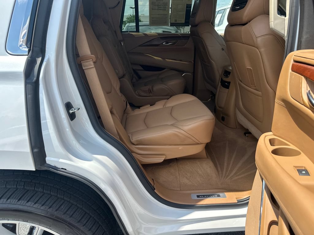 Used 2016 Cadillac Escalade Platinum AWD/4WD image 13