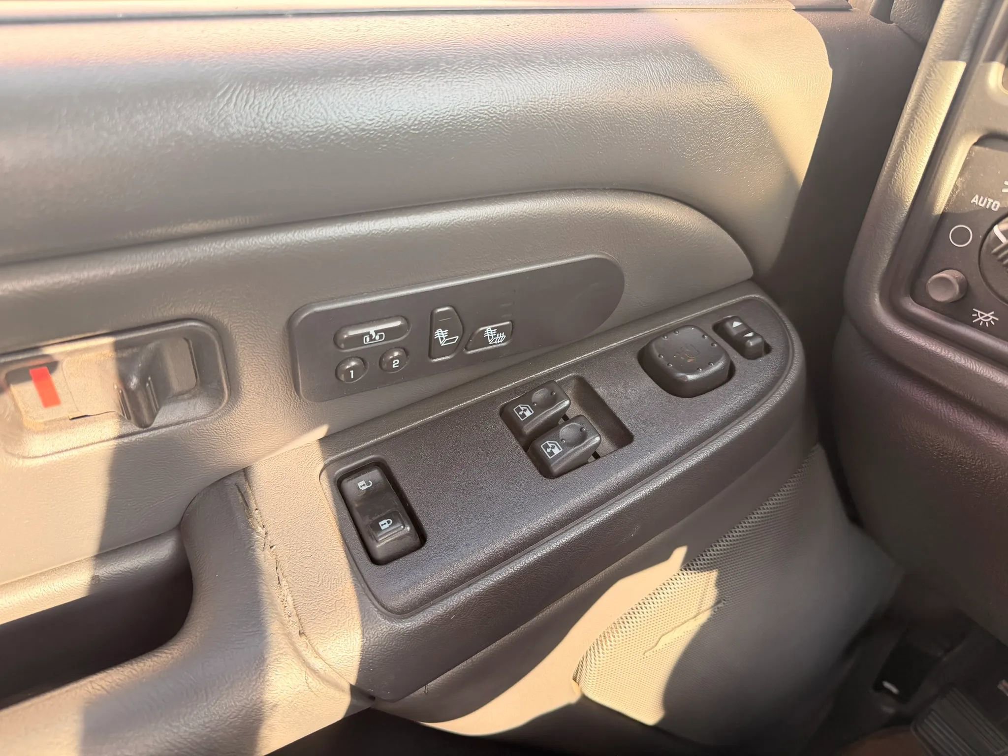 Used 2004 Chevrolet Silverado 1500 LT w/ Light Duty Power Package image 15