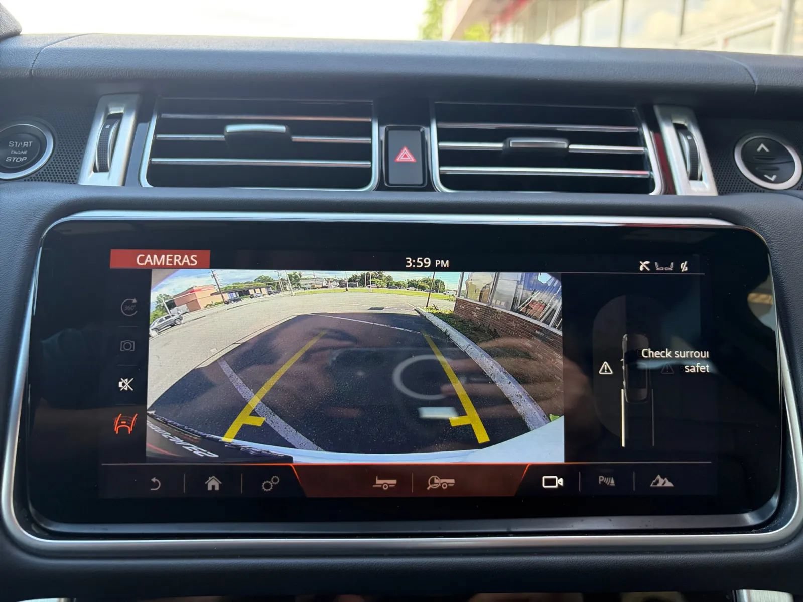 Used 2018 Land Rover Range Rover Supercharged AWD/4WD image 34