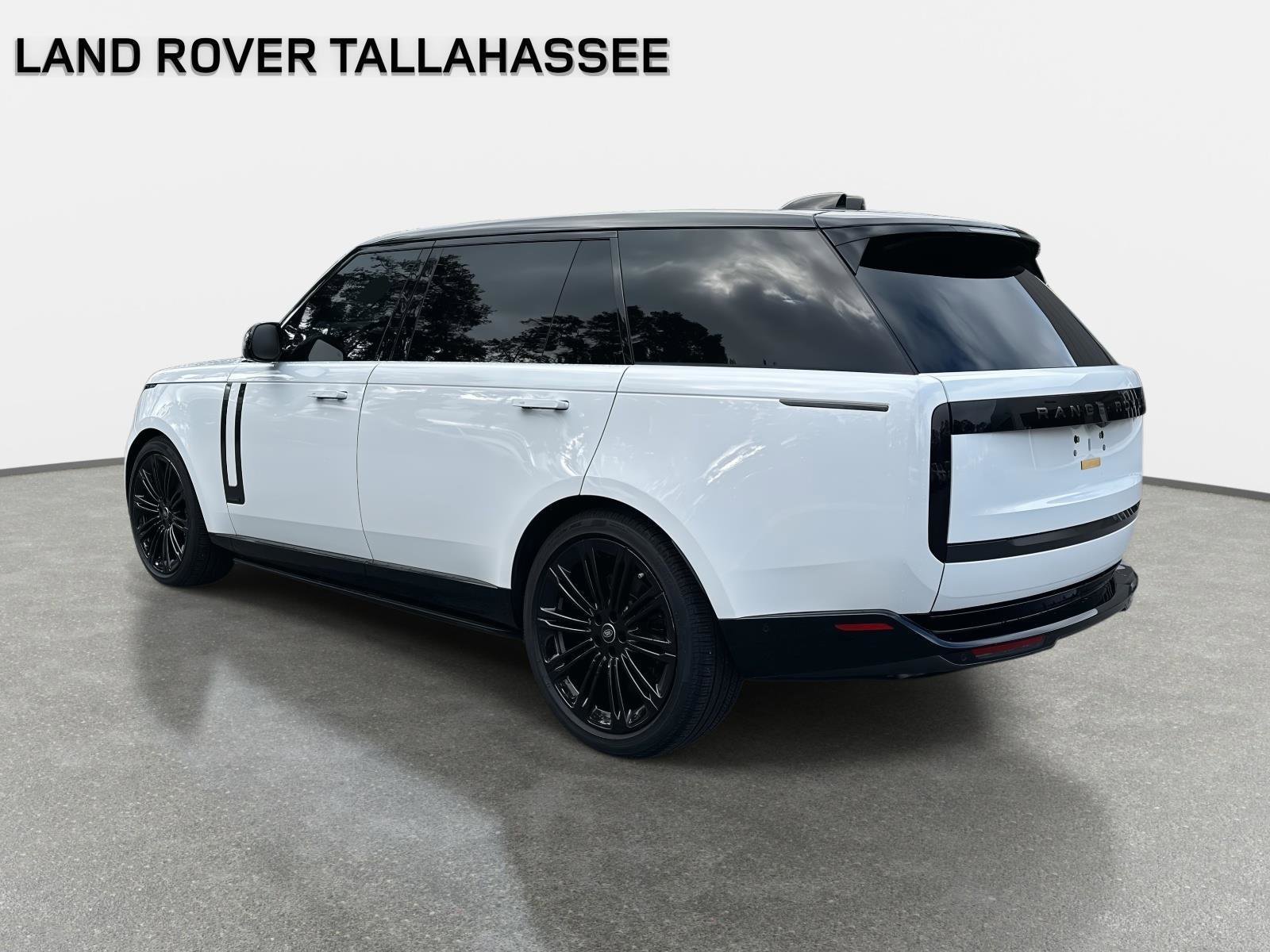 Used 2025 Land Rover Range Rover Long Wheelbase Autobiography image 3