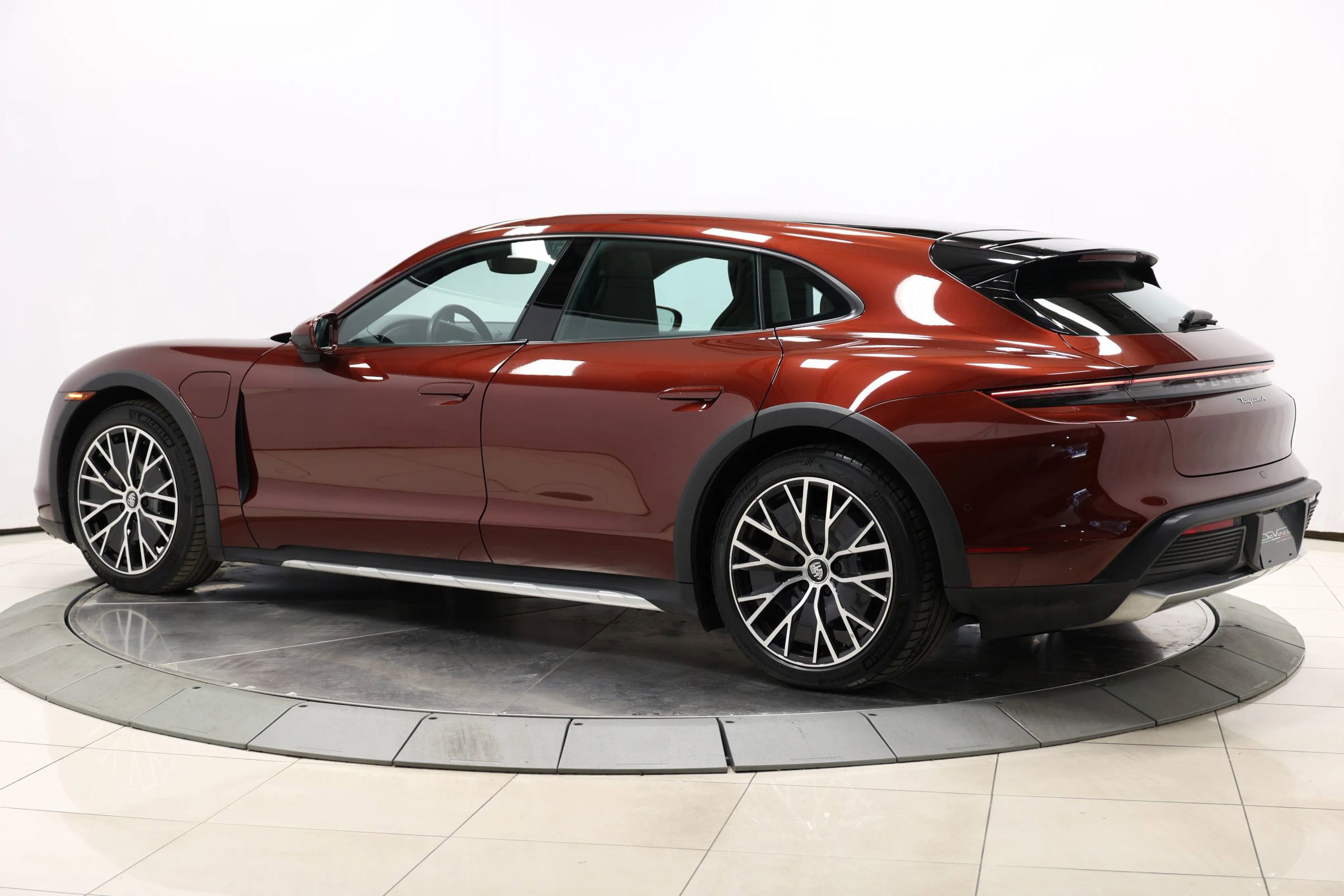Used 2022 Porsche Taycan 4 Cross Turismo w/ Technology Package AWD/4WD image 53