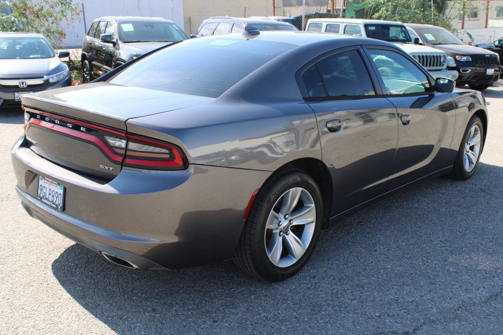 Used 2016 Dodge Charger SXT RWD image 4