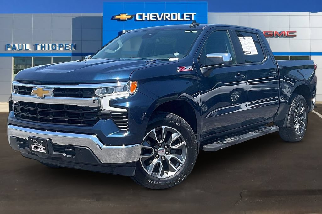 Used 2022 Chevrolet Silverado 1500 LT AWD/4WD image 3