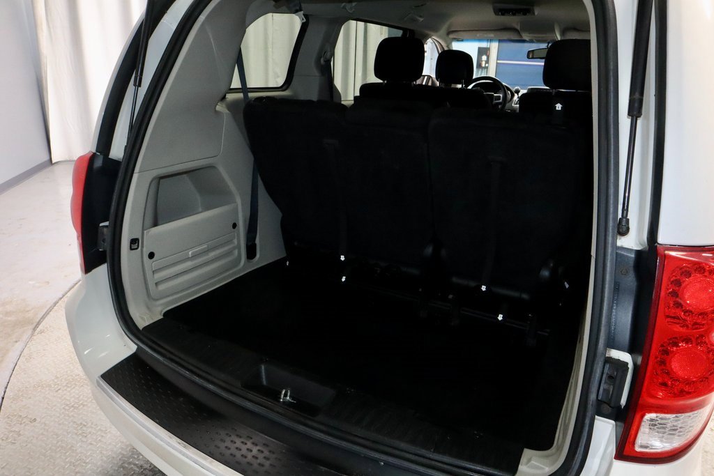Used 2012 Dodge Grand Caravan SE image 13