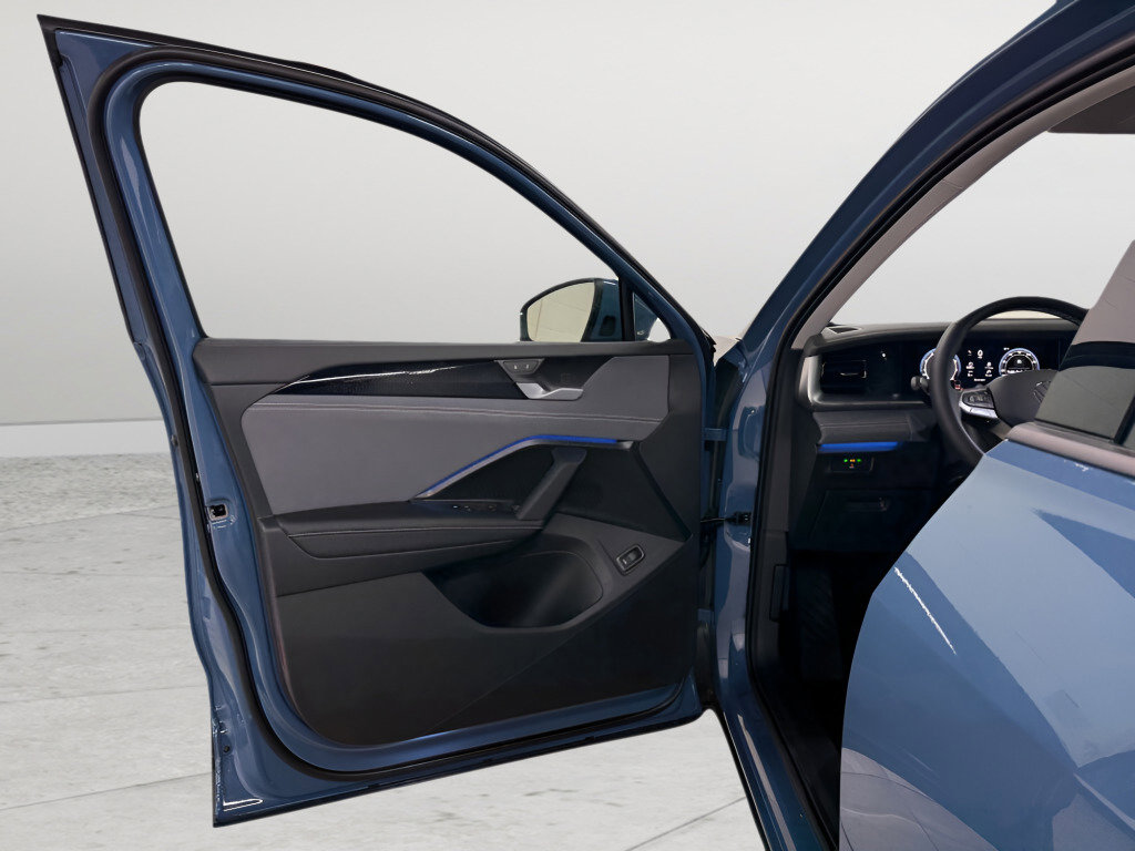 New 2026 Volkswagen Tiguan SE image 19